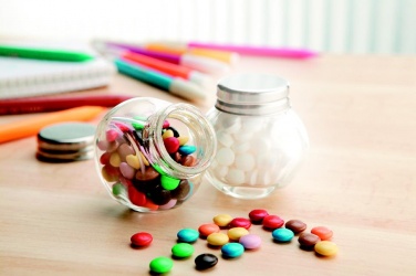 Logotrade Geschäftsgeschenke das Foto: Schokolinsen im Glasspender
