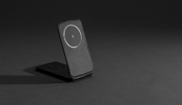 Logo trade promotional giveaway photo of: Swiss Peak RCS rPU 15W  3-in-1 magnetic wireless charger