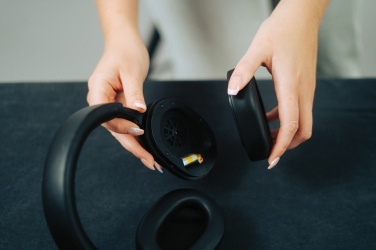 Logo trade promotional gifts picture of: Irvine RCS recycled and repairable ANC wireless headphone