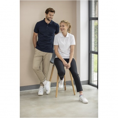 Logotrade meened pilt: Emerald lühikeste varrukatega unisex Aware™ taaskasutatud polo