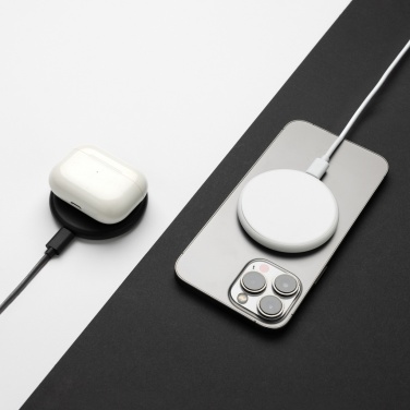 Logotrade ärikingituse foto: Magnapad 15W RCS rplastist magnetiline 3 in 1 laadimisalus