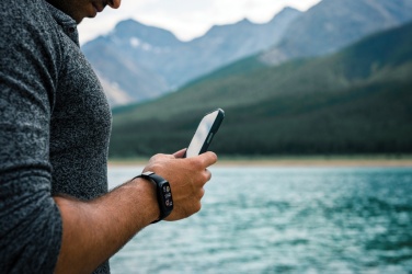 Logotrade firmakingitused pilt: RCS-i taaskasutatud TPU aktiivsuskella 1,47-tolline ekraan koos HR-iga