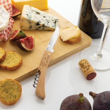 Logotrade reklaamtoote foto: Puidust nuga pudeliavajaga