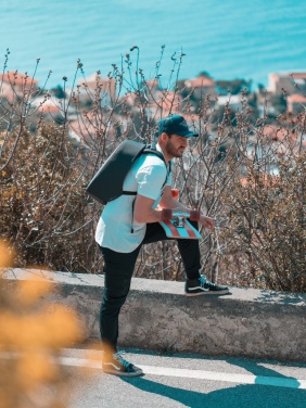 Logotrade firmakingituse foto: Bobby Hero Väike vargusevastane seljakott