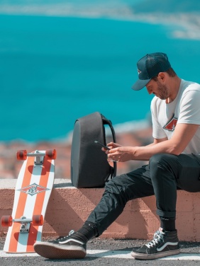 Logotrade reklaamkingi foto: Bobby Hero Väike vargusevastane seljakott