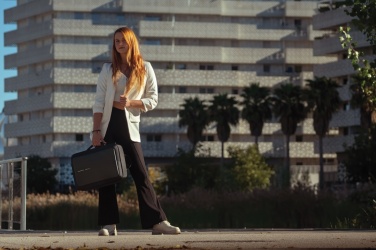 Logotrade firmakingi foto: Bobby Bizz 2.0 varguskindel seljakott