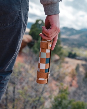 Logo trade reklaamkingid foto: Brittoni korgist kokkupandav backgammoni ja kabe mängukomplekt