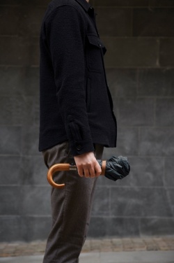 Logo trade reklaamtoote pilt: VINGA Bosler AWARE™ 21-tolline kokkupandav vihmavari