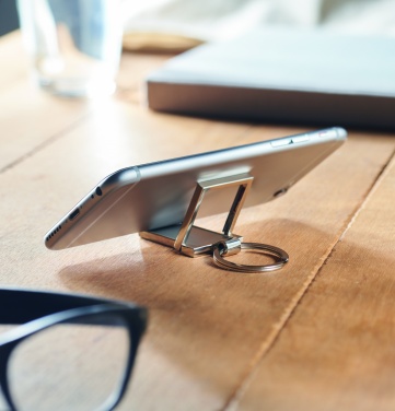 Logotrade reklaamkingituse foto: Metallist võtmehoidja telefonialus Seinäjoki