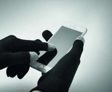 Logotrade ärikingid pilt: Talvekomplekt taaskasutatud materjalist, kindad, müts ja sall