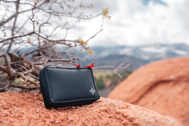 Logo trade liikelahja mainoslahja tuotekuva: Ensiapusetti RCS nubuck PU-materiaalista