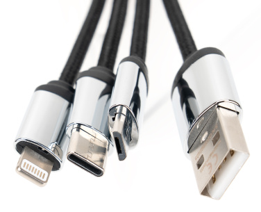 Logotrade liikelahjat kuva: 4-in-1-kaapeli, jossa on koristeltu logo puukotelossa