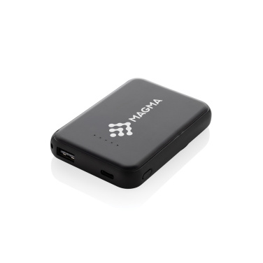 Logotrade biznesa dāvanas foto: Zvaigžņu RCS pārstrādātās plastmasas 5000 mah 5 W magnētiskā jauda