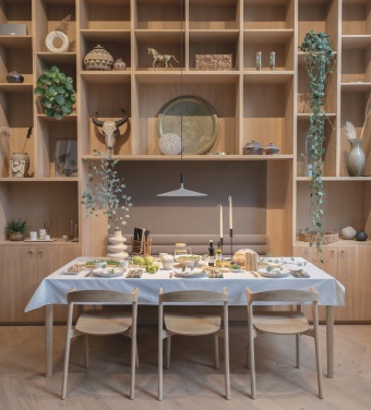 Логотрейд pекламные продукты картинка: Большая сервировочная доска из бамбука Ukiyo