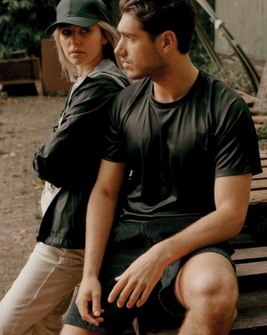 Logotrade profilprodukter bild: Iqoniq Logan lättvikt jacka i återvunnen polyester